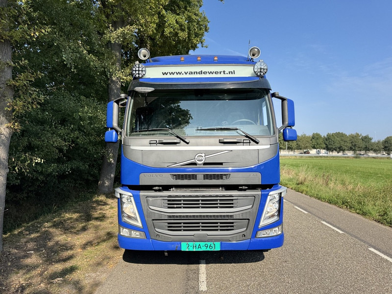 Volvo FM370 6X2 Machine Transporter / Oprij Vrachtwagen 2019 / EURO 6 / 550DKM / Steering Wheel / APK 11-2026 - شاحنة نقل سيارات شاحنة: صورة 5 Volvo FM370 6X2 Machine Transporter / Oprij Vrachtwagen 2019 / EURO 6 / 550DKM / Steering Wheel / APK 11-2026 - شاحنة نقل سيارات شاحنة: صورة 5