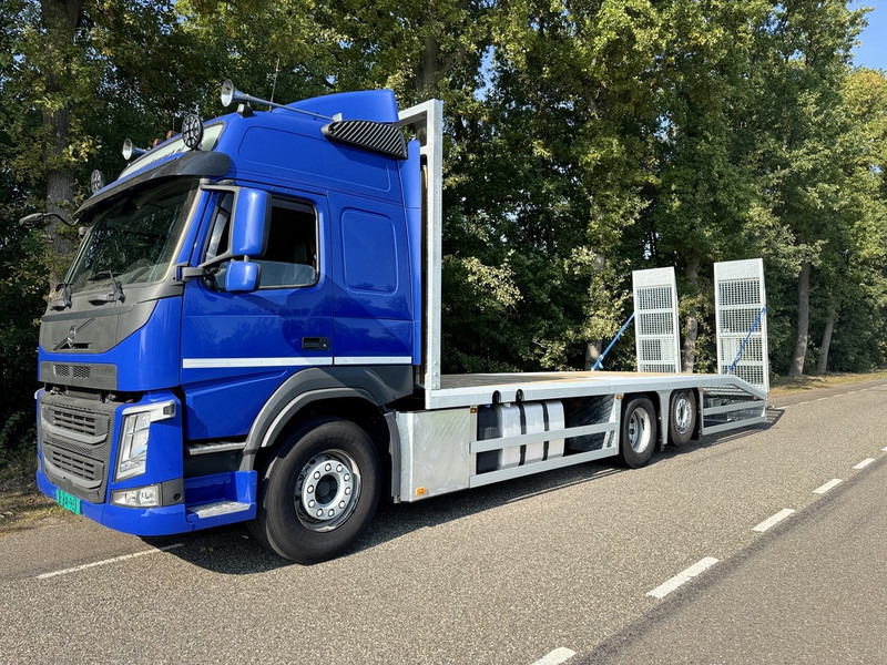 Volvo FM370 6X2 Machine Transporter / Oprij Vrachtwagen 2019 / EURO 6 / 550DKM / Steering Wheel / APK 11-2026 - شاحنة نقل سيارات شاحنة: صورة 3 Volvo FM370 6X2 Machine Transporter / Oprij Vrachtwagen 2019 / EURO 6 / 550DKM / Steering Wheel / APK 11-2026 - شاحنة نقل سيارات شاحنة: صورة 3