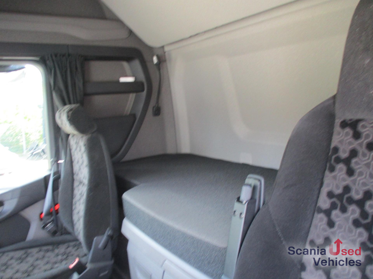 SCANIA R 460 A4x2NA / 2-Kreis Hydr. / Navi / LED / ADR AT - رأس تريلا: صورة 3 SCANIA R 460 A4x2NA / 2-Kreis Hydr. / Navi / LED / ADR AT - رأس تريلا: صورة 3