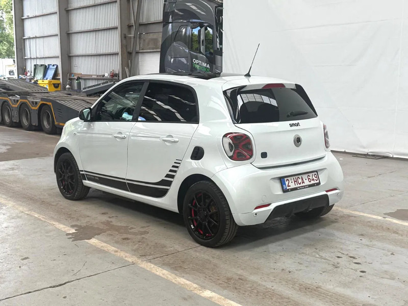 Smart Forfour ONE EQ / 100% ELECTRIC / BRABUS ALLOY WHEELS /EDITION ONE - سيارة: صورة 3 Smart Forfour ONE EQ / 100% ELECTRIC / BRABUS ALLOY WHEELS /EDITION ONE - سيارة: صورة 3