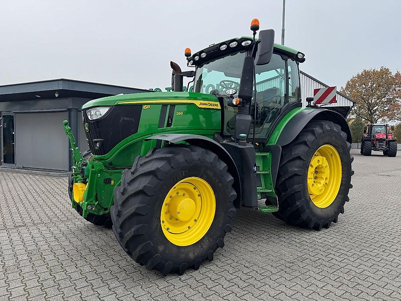 John Deere 6R250 AP 50KM COMMAND-PRO FH+FA 2022 2800 UUR!!! - جرار: صورة 1 John Deere 6R250 AP 50KM COMMAND-PRO FH+FA 2022 2800 UUR!!! - جرار: صورة 1