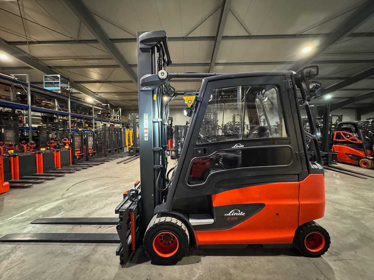 06/2023 SERVICE + UVV 11/2026 LINDE E35HL 3.500KG 3.+4. VALVE 180CM FORK ADJUSTER ELECTRIC FORKLIFT 8.839 HOURS - رافعة شوكية: صورة 3 06/2023 SERVICE + UVV 11/2026 LINDE E35HL 3.500KG 3.+4. VALVE 180CM FORK ADJUSTER ELECTRIC FORKLIFT 8.839 HOURS - رافعة شوكية: صورة 3