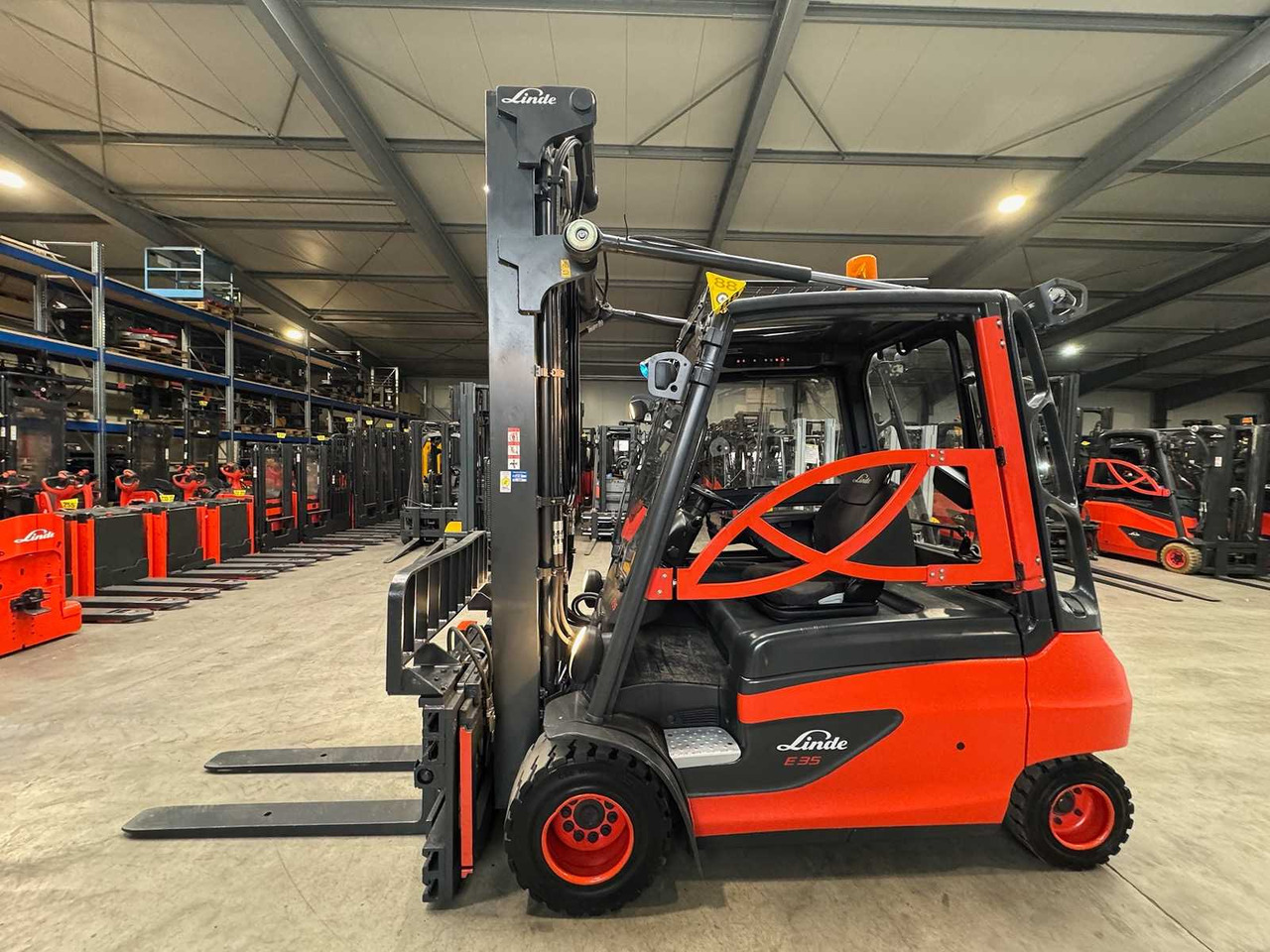 11/2022 SERVICE+UVV 11/2026 LINDE E35L 3.500KG TRIPLEX 660CM 3.+4. VALVE 164CM FORK ADJUSTER ELECTRIC FORKLIFT 7.108 HOURS - رافعة شوكية: صورة 2 11/2022 SERVICE+UVV 11/2026 LINDE E35L 3.500KG TRIPLEX 660CM 3.+4. VALVE 164CM FORK ADJUSTER ELECTRIC FORKLIFT 7.108 HOURS - رافعة شوكية: صورة 2