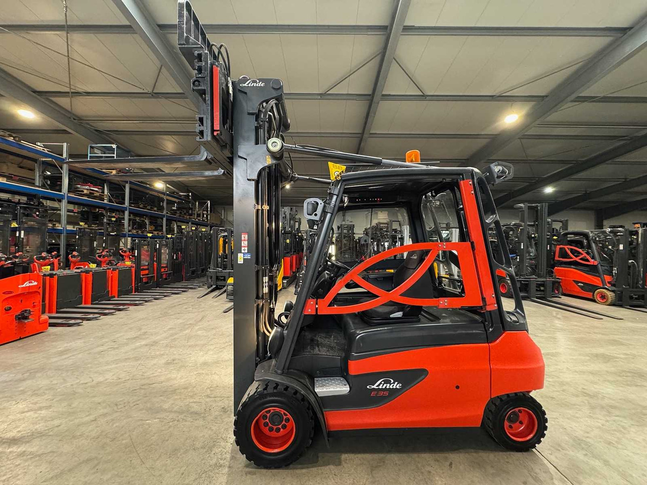 11/2022 SERVICE+UVV 11/2026 LINDE E35L 3.500KG TRIPLEX 660CM 3.+4. VALVE 164CM FORK ADJUSTER ELECTRIC FORKLIFT 7.108 HOURS - رافعة شوكية: صورة 1 11/2022 SERVICE+UVV 11/2026 LINDE E35L 3.500KG TRIPLEX 660CM 3.+4. VALVE 164CM FORK ADJUSTER ELECTRIC FORKLIFT 7.108 HOURS - رافعة شوكية: صورة 1