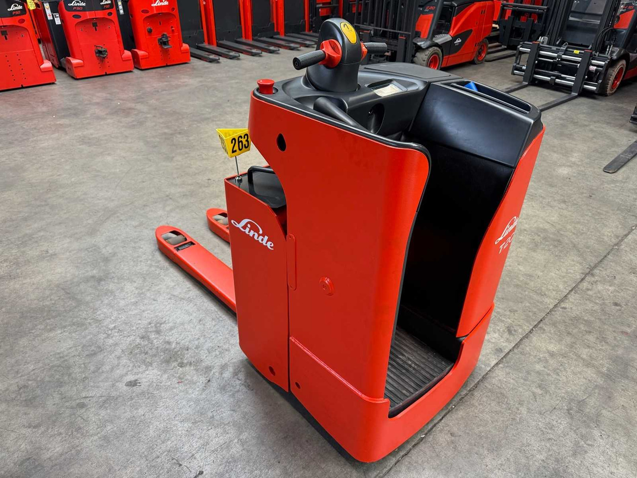 13/2024 SERVICE +UVV 10/2026 LINDE T20SF 2.000KG PALLET TRUCK ANT STACKER 3.098 HOURS - رافعة شوكية: صورة 5 13/2024 SERVICE +UVV 10/2026 LINDE T20SF 2.000KG PALLET TRUCK ANT STACKER 3.098 HOURS - رافعة شوكية: صورة 5
