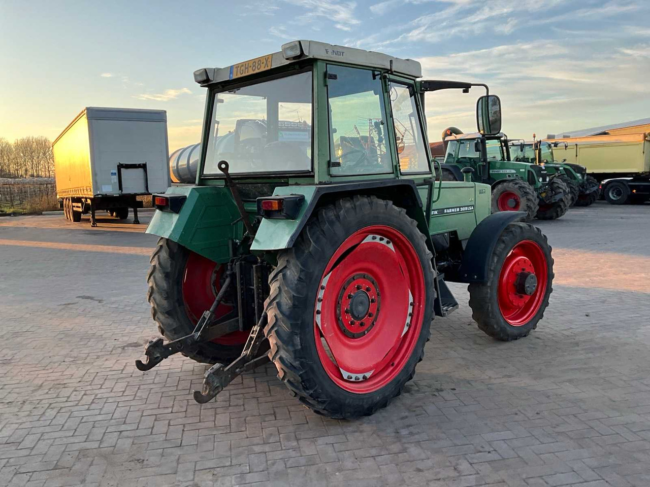 1982 FENDT ALL-WHEEL DRIVE FARM TRACTOR - جرار: صورة 5 1982 FENDT ALL-WHEEL DRIVE FARM TRACTOR - جرار: صورة 5