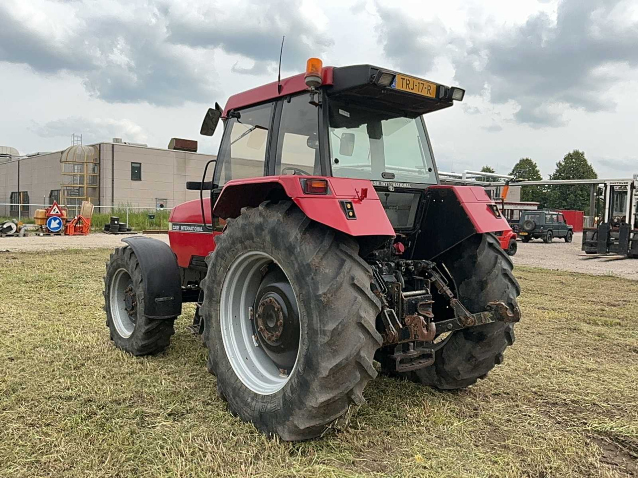 جرار 1990 CASE INTERNATIONAL 5130 ALL-WHEEL DRIVE FARM TRACTOR: صورة 7 جرار 1990 CASE INTERNATIONAL 5130 ALL-WHEEL DRIVE FARM TRACTOR: صورة 7