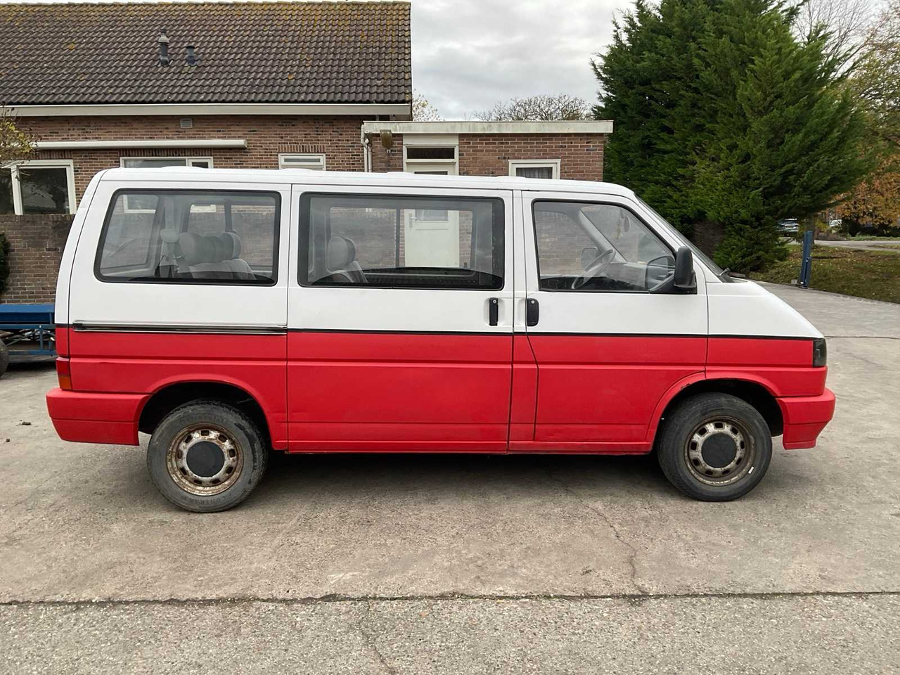 1991 VOLKSWAGEN TRANSPORTER KOMBI COMMERCIAL VEHICLE - شاحنة توصيل مغلقة: صورة 5 1991 VOLKSWAGEN TRANSPORTER KOMBI COMMERCIAL VEHICLE - شاحنة توصيل مغلقة: صورة 5