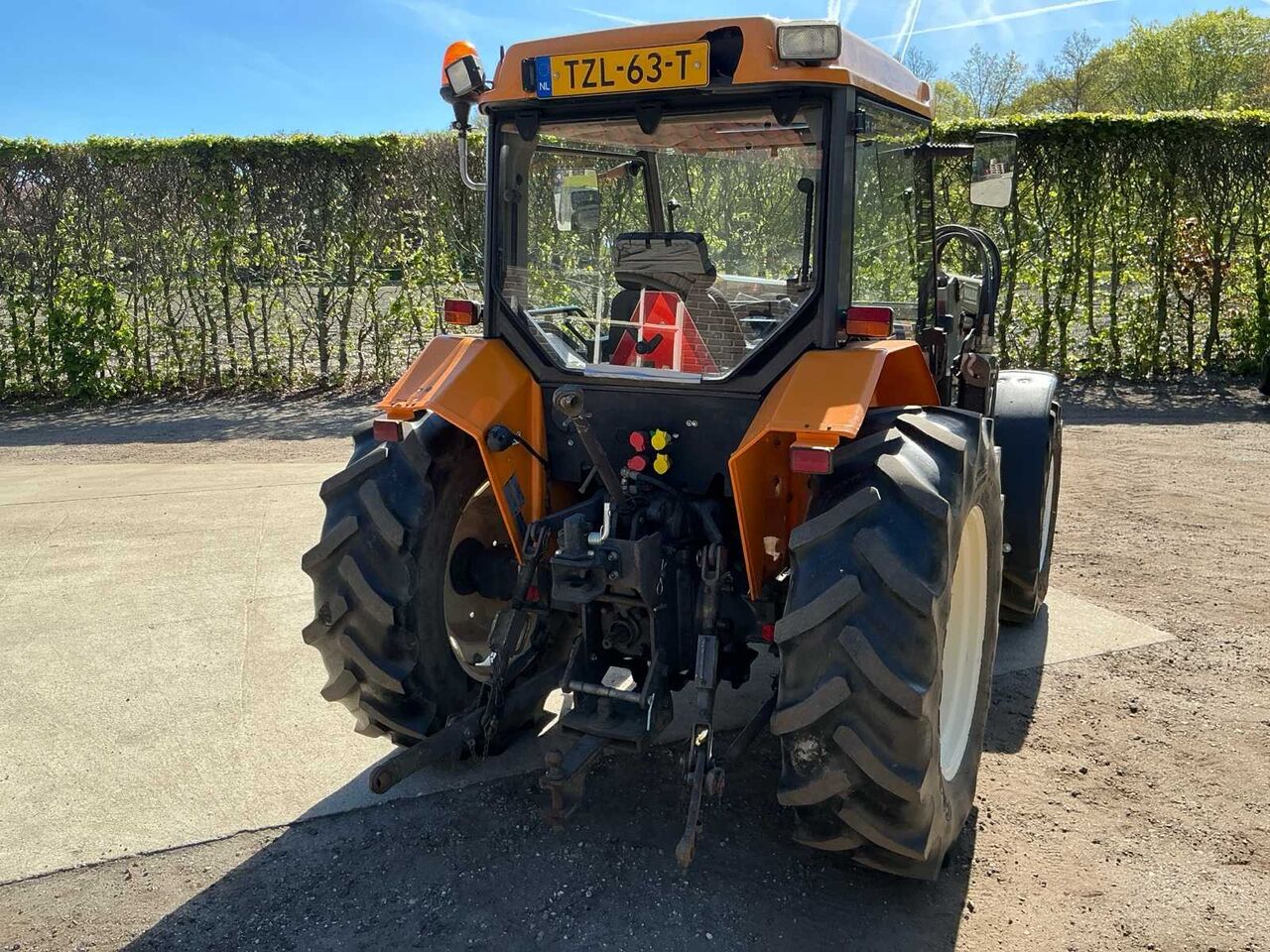 2001 RENAULT R3222CA FOUR WHEEL DRIVE FARM TRACTOR - جرار: صورة 4 2001 RENAULT R3222CA FOUR WHEEL DRIVE FARM TRACTOR - جرار: صورة 4