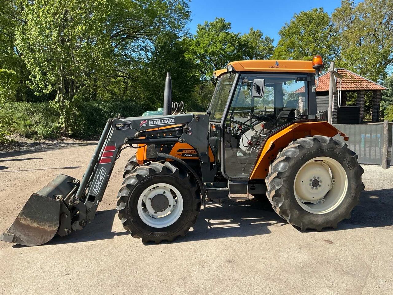 2001 RENAULT R3222CA FOUR WHEEL DRIVE FARM TRACTOR - جرار: صورة 5 2001 RENAULT R3222CA FOUR WHEEL DRIVE FARM TRACTOR - جرار: صورة 5