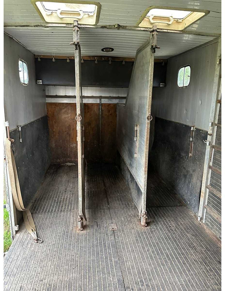 2002 VOLVO FL220 FL6H42R HORSE TRUCK - مقطورة: صورة 3 2002 VOLVO FL220 FL6H42R HORSE TRUCK - مقطورة: صورة 3