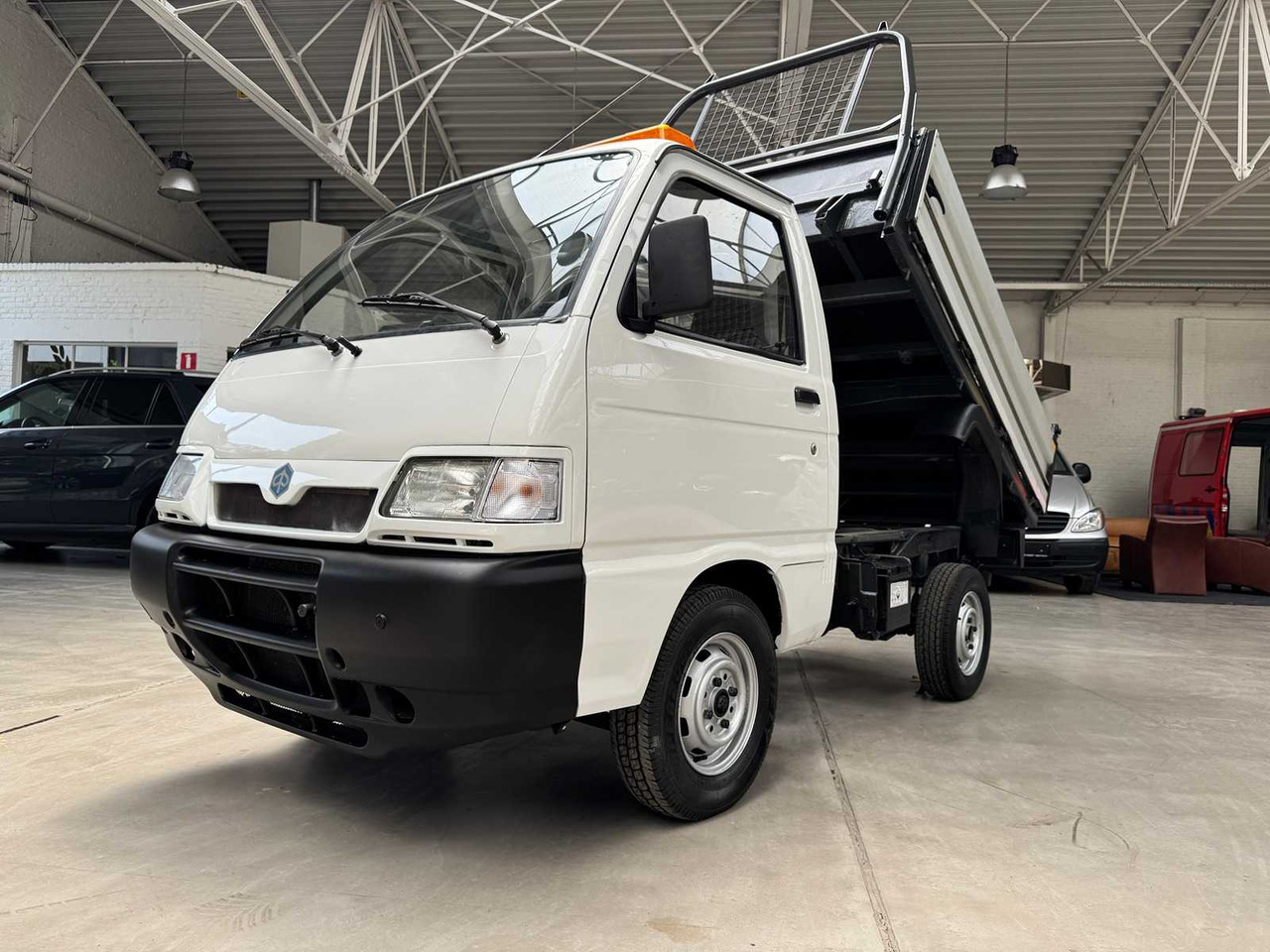 2005 PIAGGIO PORTER TIPPER 1.3 PETROL - شاحنة توصيل مغلقة: صورة 1 2005 PIAGGIO PORTER TIPPER 1.3 PETROL - شاحنة توصيل مغلقة: صورة 1