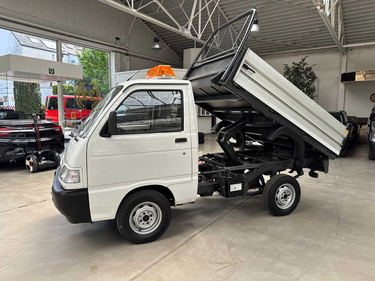 2005 PIAGGIO PORTER TIPPER 1.3 PETROL - شاحنة توصيل مغلقة: صورة 5 2005 PIAGGIO PORTER TIPPER 1.3 PETROL - شاحنة توصيل مغلقة: صورة 5
