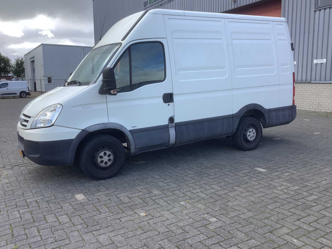 2007 IVECO DAILY 29 L 10V 300 H2 L COMMERCIAL VEHICLE - شاحنة توصيل مغلقة: صورة 1 2007 IVECO DAILY 29 L 10V 300 H2 L COMMERCIAL VEHICLE - شاحنة توصيل مغلقة: صورة 1