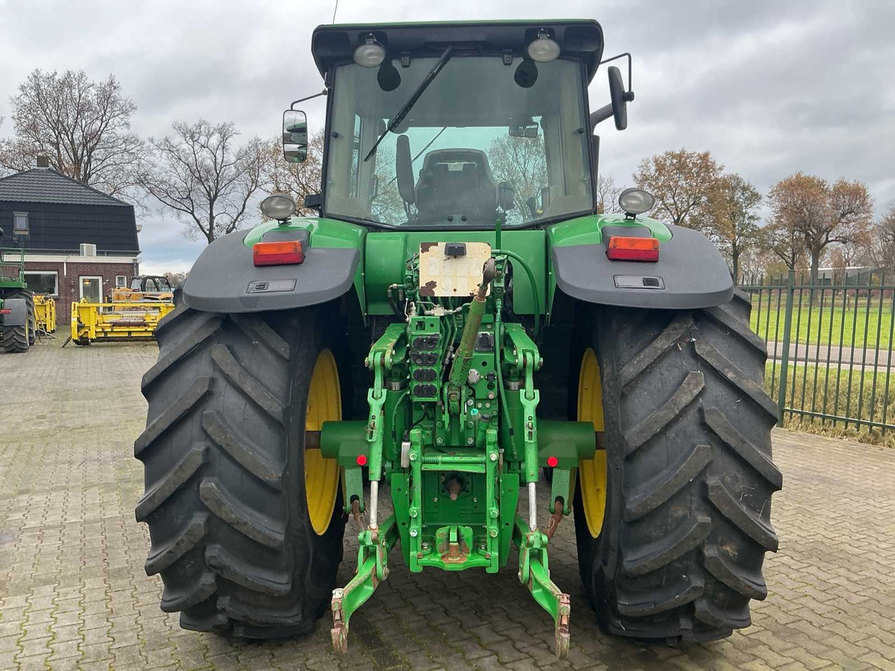 2007 JOHN DEERE 7830 FOUR WHEEL DRIVE FARM TRACTOR - جرار: صورة 4 2007 JOHN DEERE 7830 FOUR WHEEL DRIVE FARM TRACTOR - جرار: صورة 4