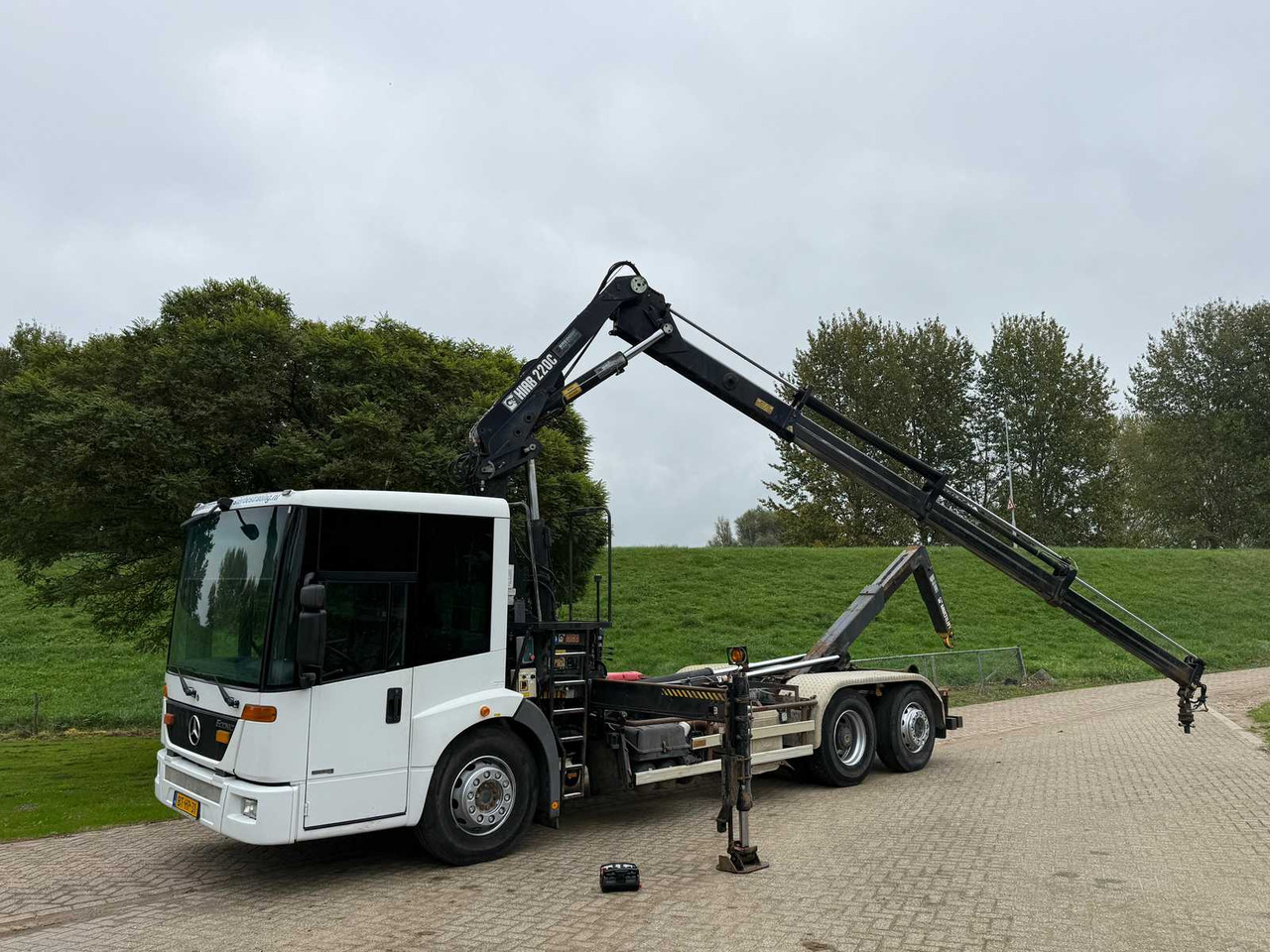 2007 MERCEDES-BENZ ECONIC CRANE TRUCK HIAB 220 - 6X2 - شاحنة: صورة 3 2007 MERCEDES-BENZ ECONIC CRANE TRUCK HIAB 220 - 6X2 - شاحنة: صورة 3