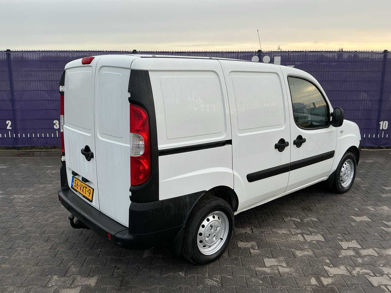 2008 - FIAT - DOBLÒ - 1.6 CNG/PETROL COMFORT - COMMERCIAL VEHICLE - شاحنة توصيل مغلقة: صورة 4 2008 - FIAT - DOBLÒ - 1.6 CNG/PETROL COMFORT - COMMERCIAL VEHICLE - شاحنة توصيل مغلقة: صورة 4