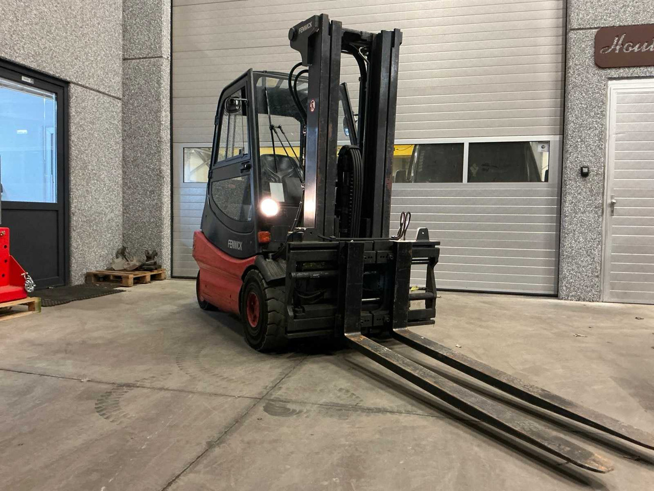 2008 LINDE E30/02 FORKLIFT - رافعة شوكية: صورة 1 2008 LINDE E30/02 FORKLIFT - رافعة شوكية: صورة 1