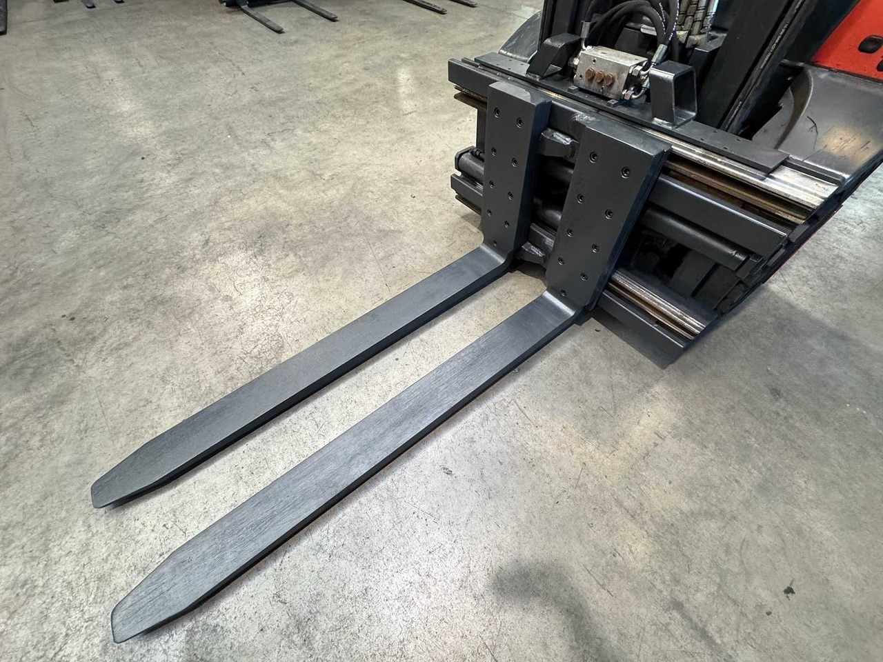 2008 SERVICE + UVV 01/2026 LINDE H35T 3.500KG 3.+4. VALVE WIDER 148CM FORK ADJUSTER GAS FORKLIFT FORKLIFT 10.543 HOURS - رافعة شوكية: صورة 4 2008 SERVICE + UVV 01/2026 LINDE H35T 3.500KG 3.+4. VALVE WIDER 148CM FORK ADJUSTER GAS FORKLIFT FORKLIFT 10.543 HOURS - رافعة شوكية: صورة 4