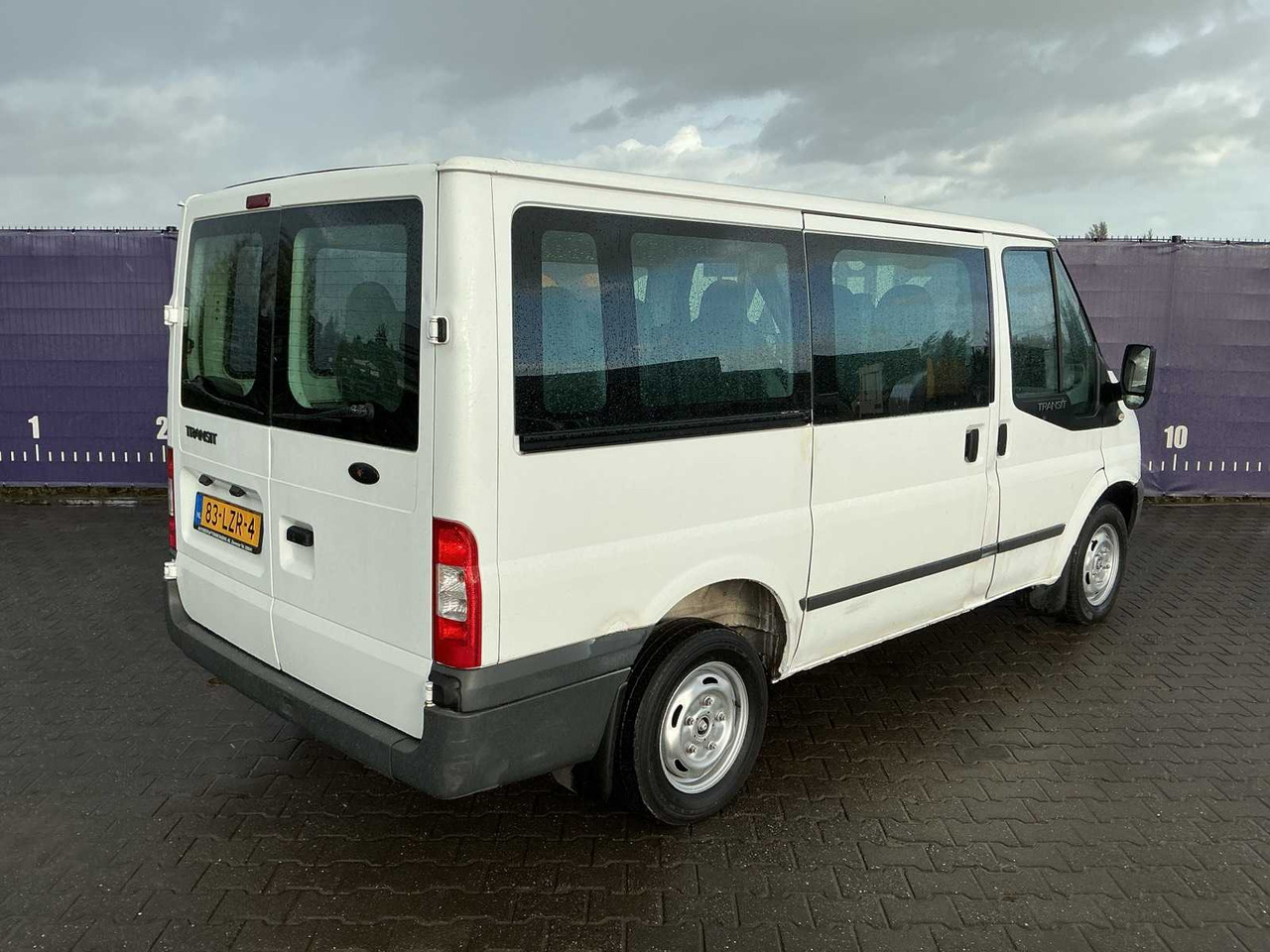 2010 - FORD - TRANSIT KOMBI - 300S 2.2 TDCI SHD - COMMERCIAL VEHICLE - شاحنة توصيل مغلقة: صورة 4 2010 - FORD - TRANSIT KOMBI - 300S 2.2 TDCI SHD - COMMERCIAL VEHICLE - شاحنة توصيل مغلقة: صورة 4