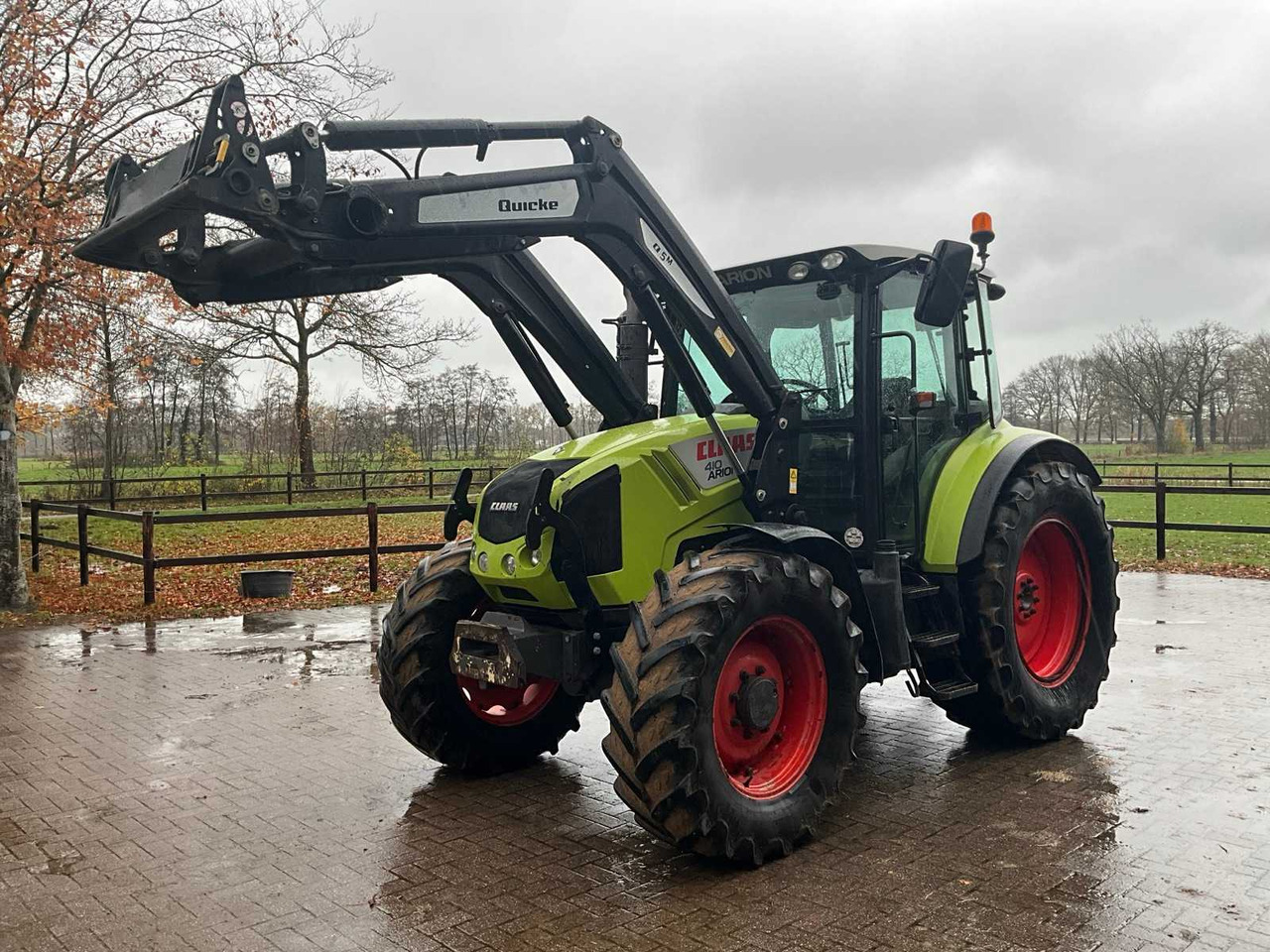2011 CLAAS ARION 420 FOUR-WHEEL DRIVE FARM TRACTOR WITH FRONT LOADER - جرار: صورة 2 2011 CLAAS ARION 420 FOUR-WHEEL DRIVE FARM TRACTOR WITH FRONT LOADER - جرار: صورة 2