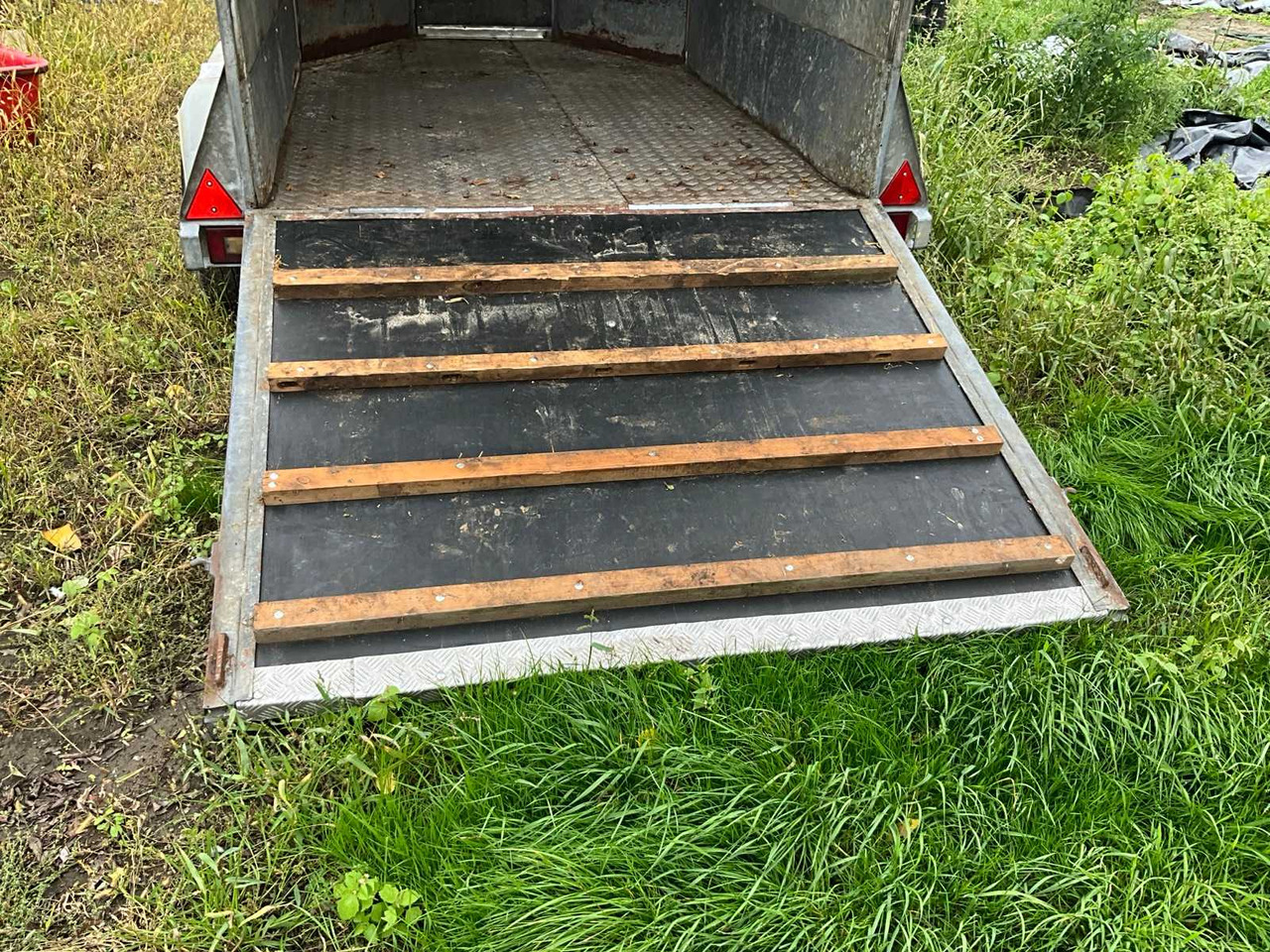 2011 JEK HORSES AND CATTLE TRAILER - مقطورة: صورة 5 2011 JEK HORSES AND CATTLE TRAILER - مقطورة: صورة 5