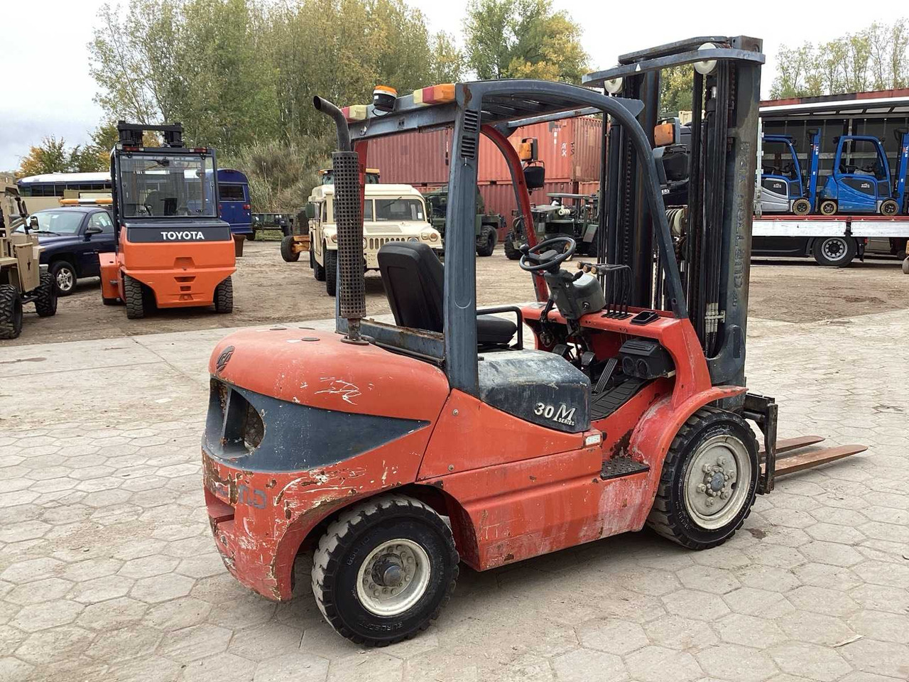 2011 MAX HOLLAND FD 30T FORKLIFT - رافعة شوكية: صورة 3 2011 MAX HOLLAND FD 30T FORKLIFT - رافعة شوكية: صورة 3