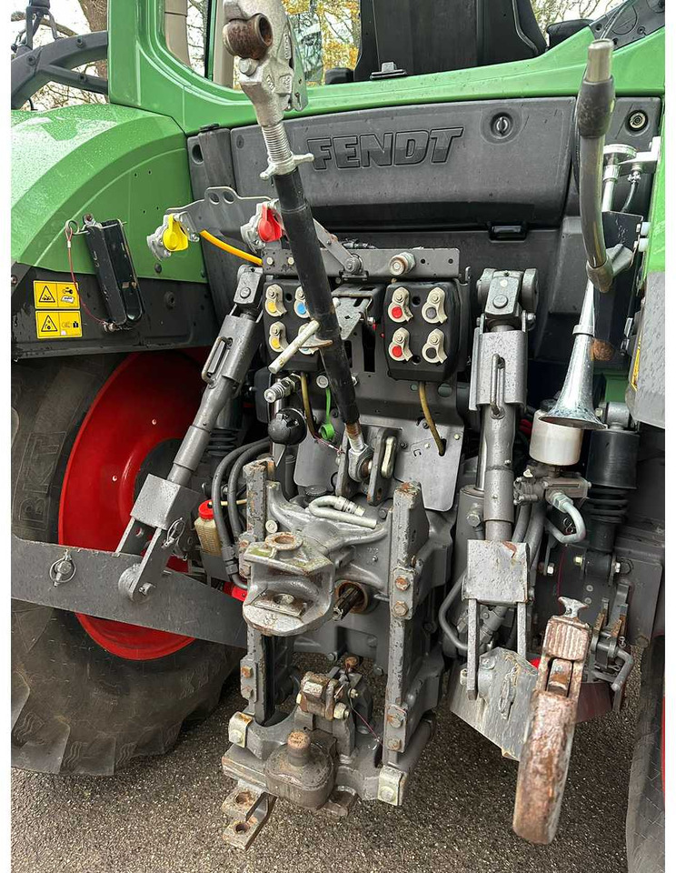 2015 FENDT 312 VARIO S4 ALL-WHEEL DRIVE FARM TRACTOR - جرار: صورة 3 2015 FENDT 312 VARIO S4 ALL-WHEEL DRIVE FARM TRACTOR - جرار: صورة 3