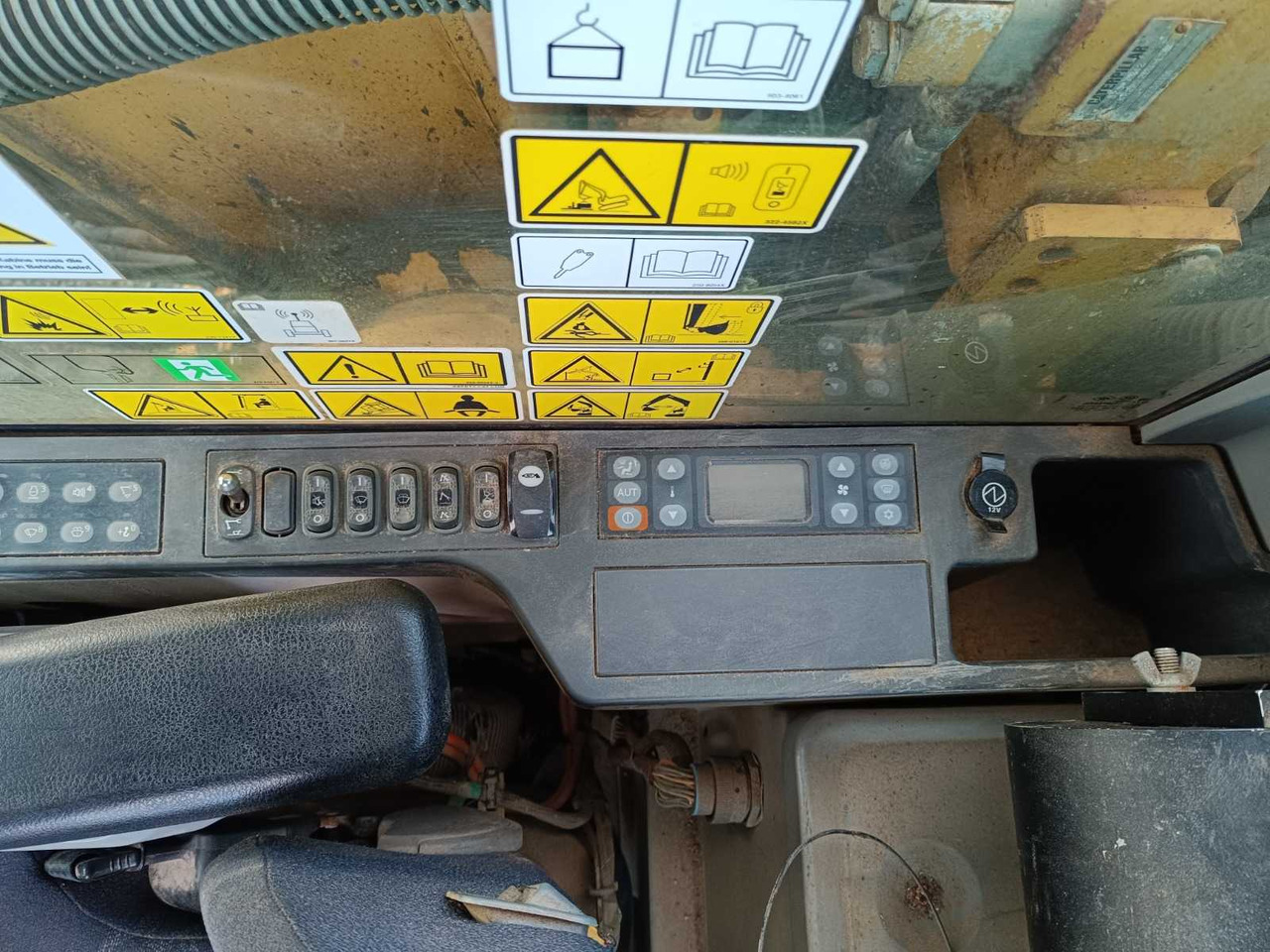 حفّار 2017 CATERPILLAR 320FL TRACKED EXCAVATOR: صورة 22