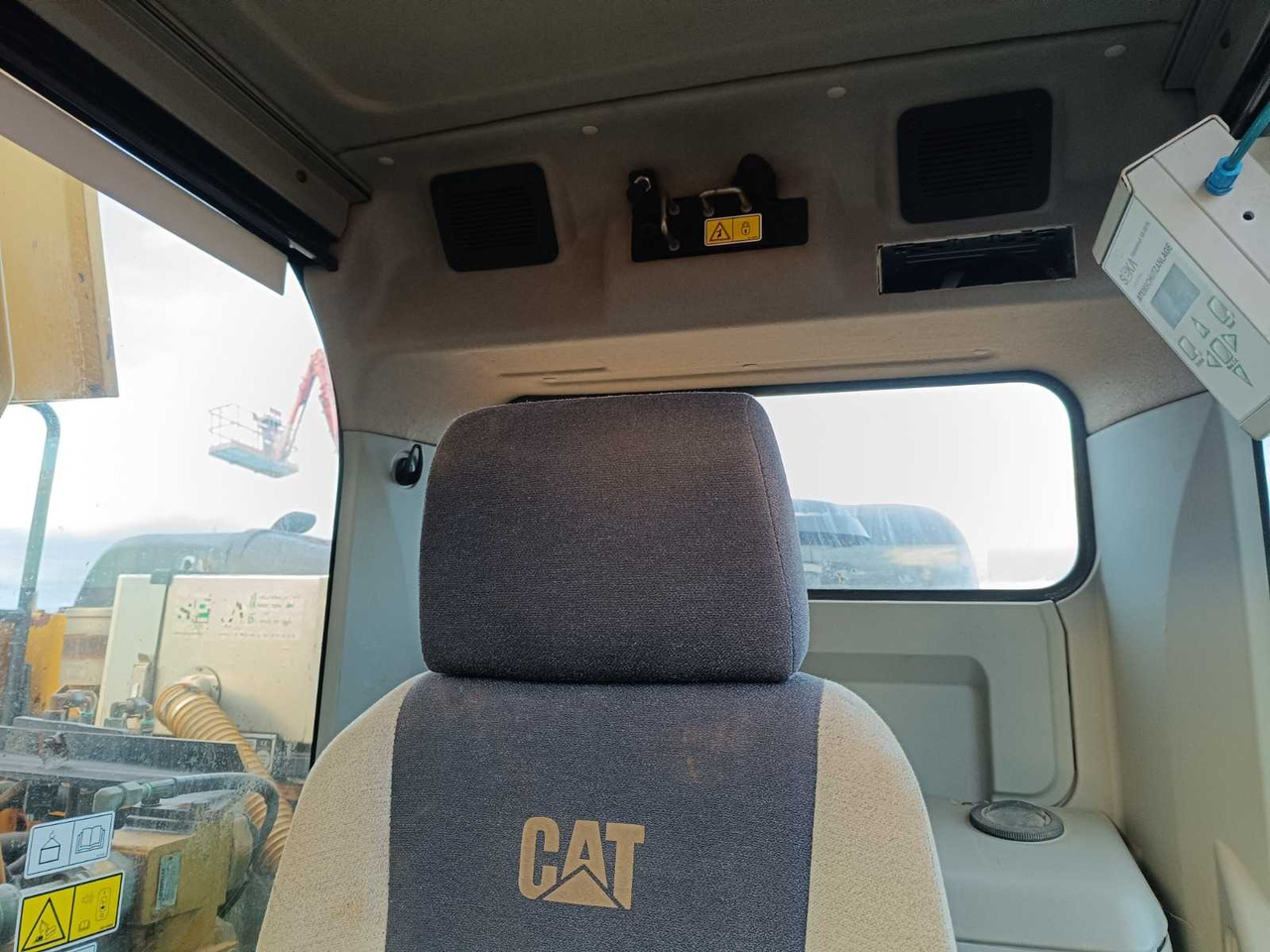 حفّار 2017 CATERPILLAR 320FL TRACKED EXCAVATOR: صورة 16