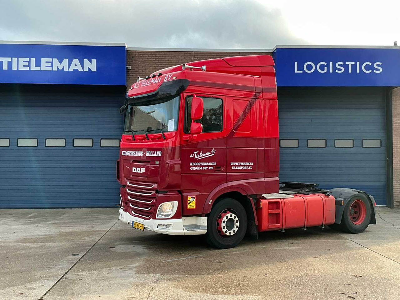 2017 DAF XF480FT SEMI-TRAILER TRACTOR - شاحنة: صورة 1 2017 DAF XF480FT SEMI-TRAILER TRACTOR - شاحنة: صورة 1