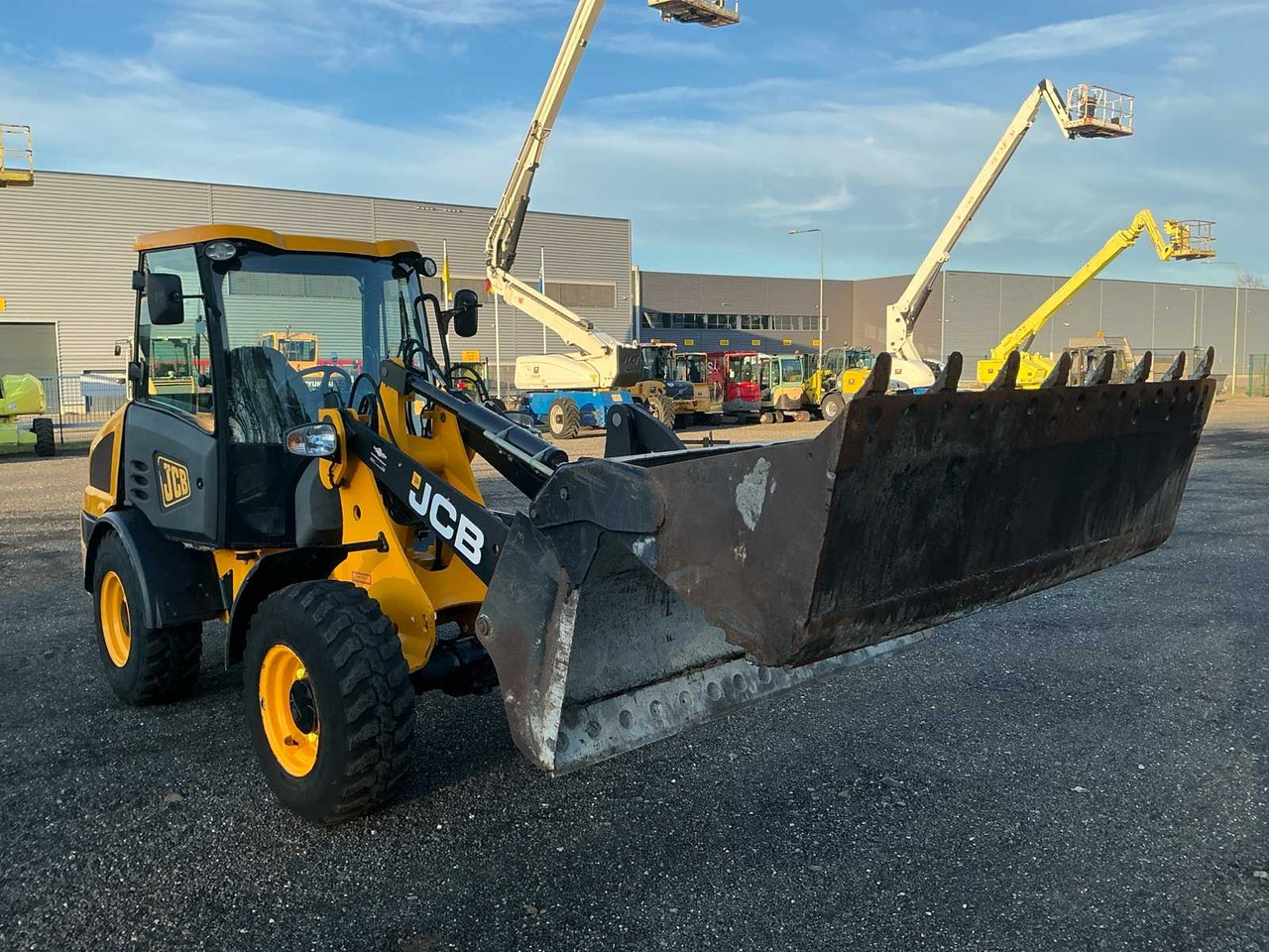 2017 JCB 406 T4 SHOVEL - اللودر بعجل: صورة 4 2017 JCB 406 T4 SHOVEL - اللودر بعجل: صورة 4