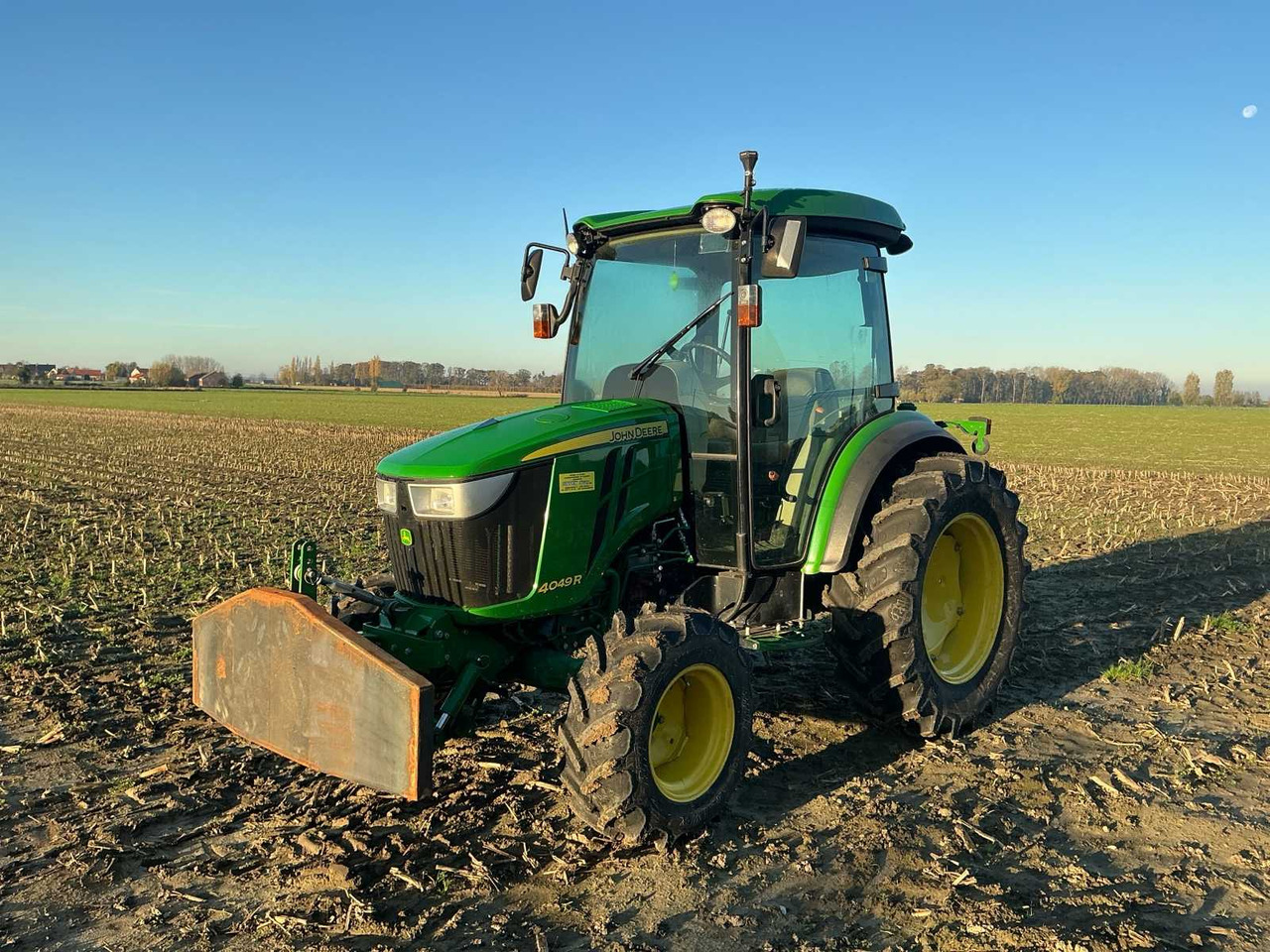 2017 JOHN DEERE 4049R FARM TRACTOR - جرار: صورة 1 2017 JOHN DEERE 4049R FARM TRACTOR - جرار: صورة 1