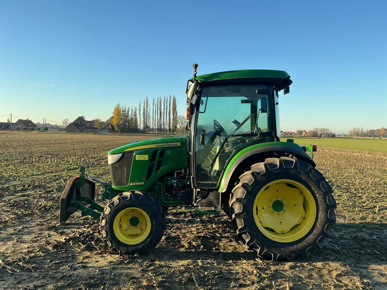 2017 JOHN DEERE 4049R FARM TRACTOR - جرار: صورة 2 2017 JOHN DEERE 4049R FARM TRACTOR - جرار: صورة 2