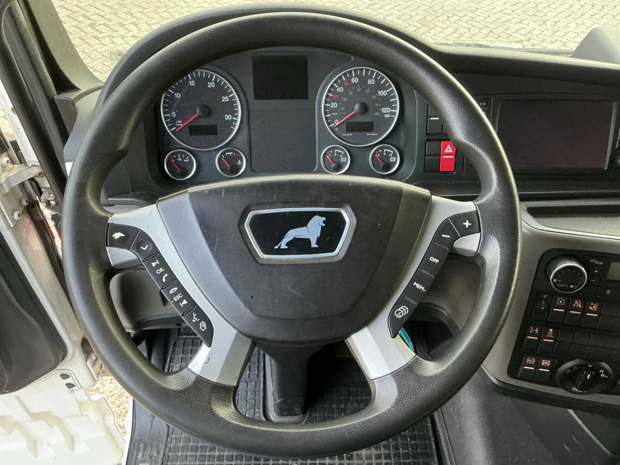 شاحنة 2018 MAN TGX 18.500 SEMI-TRAILER TRACTOR: صورة 18 شاحنة 2018 MAN TGX 18.500 SEMI-TRAILER TRACTOR: صورة 18