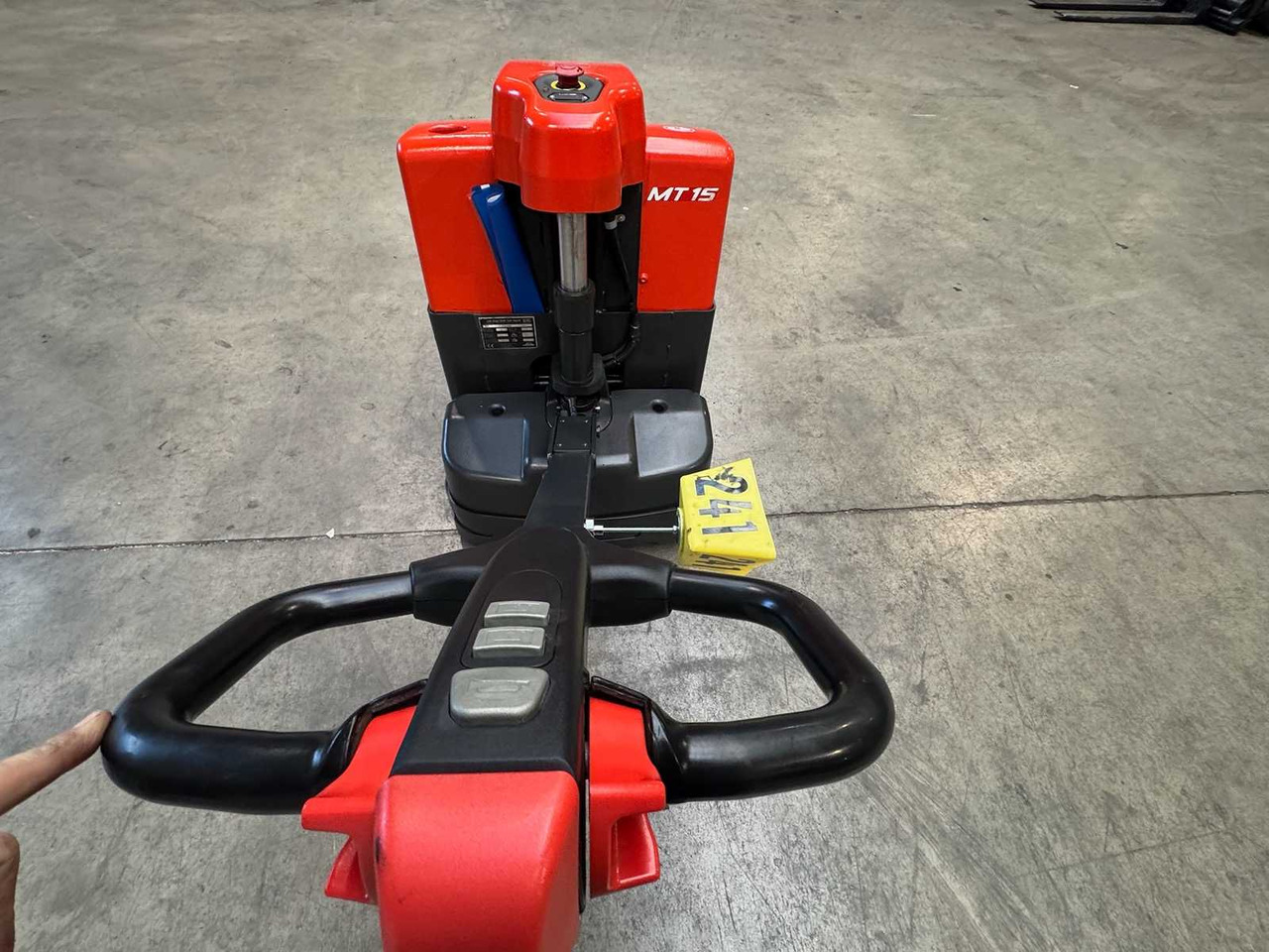 رافعة شوكية 2018 SERVICE +UVV 12/2026 LINDE MT15 1.500KG PALLET TRUCK ANT STACKER: صورة 9 رافعة شوكية 2018 SERVICE +UVV 12/2026 LINDE MT15 1.500KG PALLET TRUCK ANT STACKER: صورة 9