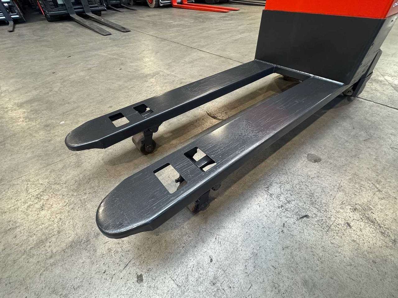 رافعة شوكية 2018 SERVICE +UVV 12/2026 LINDE MT15 1.500KG PALLET TRUCK ANT STACKER: صورة 8 رافعة شوكية 2018 SERVICE +UVV 12/2026 LINDE MT15 1.500KG PALLET TRUCK ANT STACKER: صورة 8