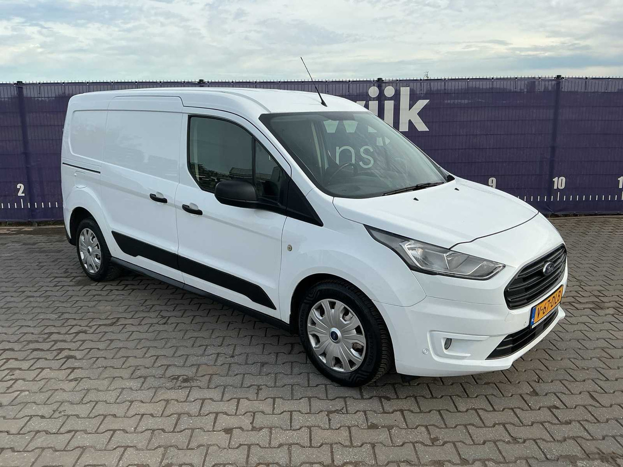 2019 - FORD - TRANSIT CONNECT - 1.5 ECOBLUE L2 TREND - COMMERCIAL VEHICLE - شاحنة توصيل مغلقة: صورة 2 2019 - FORD - TRANSIT CONNECT - 1.5 ECOBLUE L2 TREND - COMMERCIAL VEHICLE - شاحنة توصيل مغلقة: صورة 2