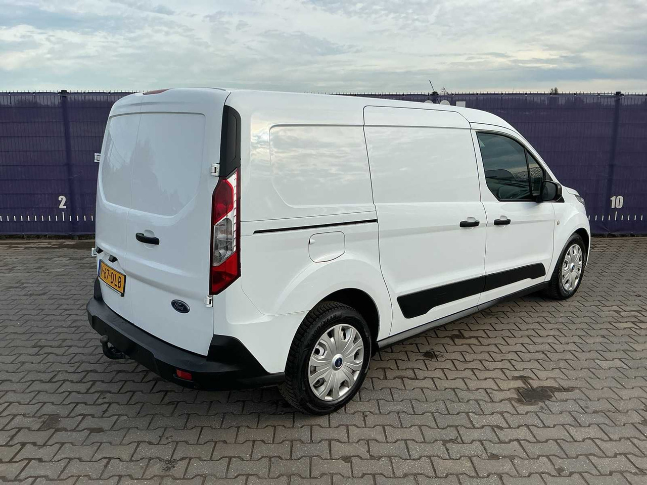 2019 - FORD - TRANSIT CONNECT - 1.5 ECOBLUE L2 TREND - COMMERCIAL VEHICLE - شاحنة توصيل مغلقة: صورة 4 2019 - FORD - TRANSIT CONNECT - 1.5 ECOBLUE L2 TREND - COMMERCIAL VEHICLE - شاحنة توصيل مغلقة: صورة 4
