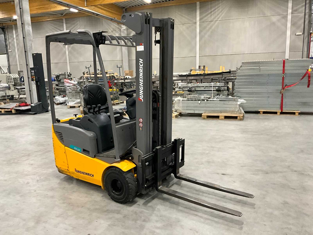 2021 JUNGHEINRICH EFG113 FORKLIFT - رافعة شوكية: صورة 1 2021 JUNGHEINRICH EFG113 FORKLIFT - رافعة شوكية: صورة 1