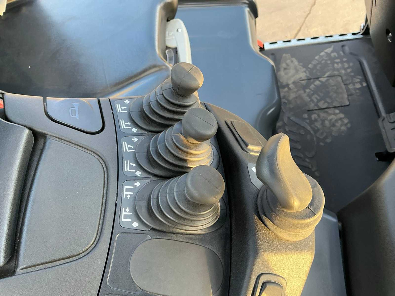 رافعة شوكية 2023 LINDE E15-02 FORKLIFT: صورة 17