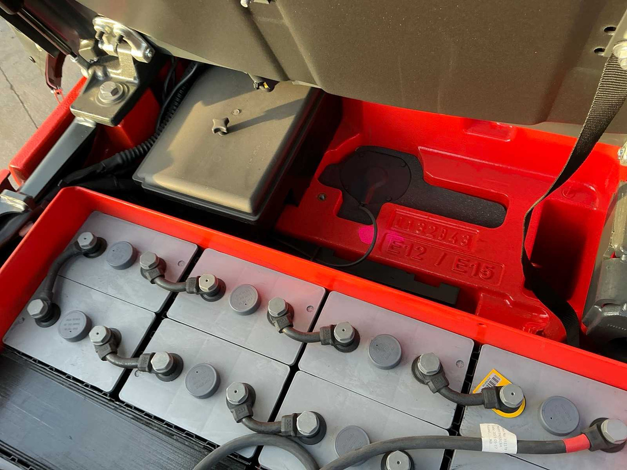 رافعة شوكية 2023 LINDE E15-02 FORKLIFT: صورة 8