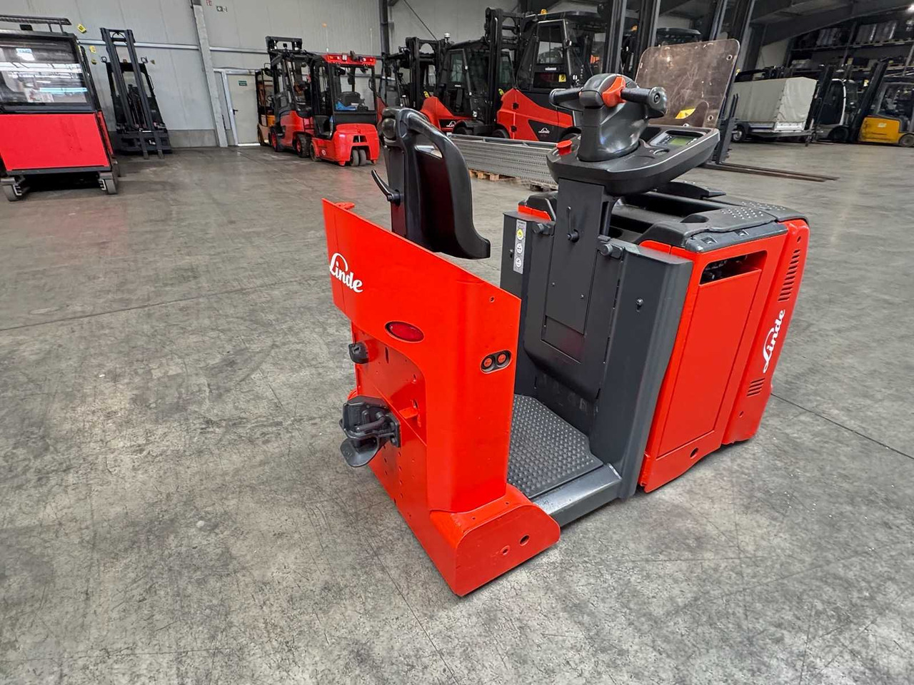 2023 SERVICE + UVV 06/2026 LINDE P50C 5.000KG TRACTOR TOWING VEHICLE TRACTOR 2.633 HOURS 500AH BATTERY - رافعة شوكية: صورة 3 2023 SERVICE + UVV 06/2026 LINDE P50C 5.000KG TRACTOR TOWING VEHICLE TRACTOR 2.633 HOURS 500AH BATTERY - رافعة شوكية: صورة 3