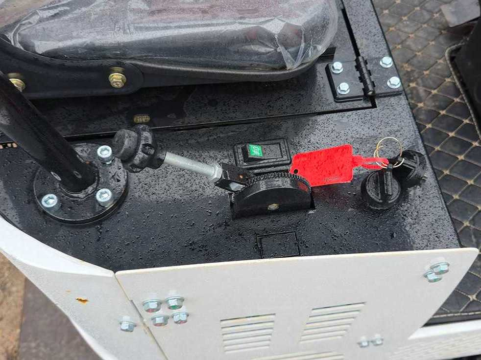 حفار صغير 2025 - JPC - KV12 - WHITE - MINI EXCAVATOR: صورة 9