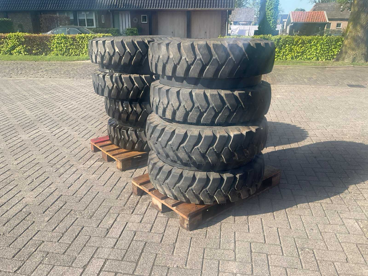 Aeolus Aex1 - الإطارات والجنوط - جرار: صورة 2 Aeolus Aex1 - الإطارات والجنوط - جرار: صورة 2