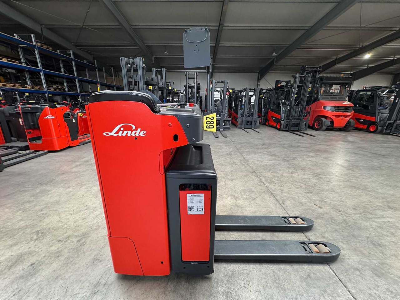 BATTERY 46/2023 BJ.2020 SERVICE + UVV 08/2026 LINDE T20R PALLET TRUCK STACKER ANT 4,715 HOURS - رافعة شوكية: صورة 2 BATTERY 46/2023 BJ.2020 SERVICE + UVV 08/2026 LINDE T20R PALLET TRUCK STACKER ANT 4,715 HOURS - رافعة شوكية: صورة 2