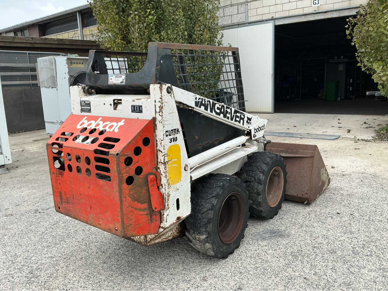 BOBCAT 310 SKID STEER LOADER - اللودر المجنزر صغير: صورة 4 BOBCAT 310 SKID STEER LOADER - اللودر المجنزر صغير: صورة 4