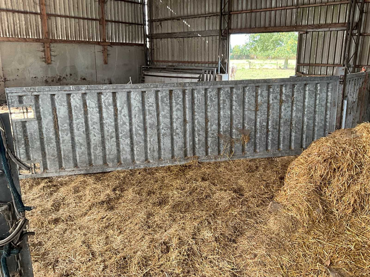 Barn equipment - معدات الماشية: صورة 1 Barn equipment - معدات الماشية: صورة 1