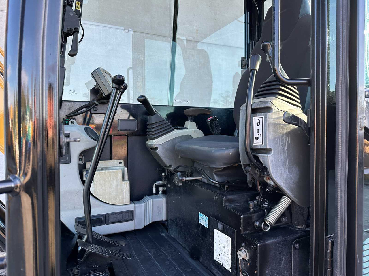 حفّار CATERPILLAR - 2016 - 306 - MIDI EXCAVATOR: صورة 36 حفّار CATERPILLAR - 2016 - 306 - MIDI EXCAVATOR: صورة 36