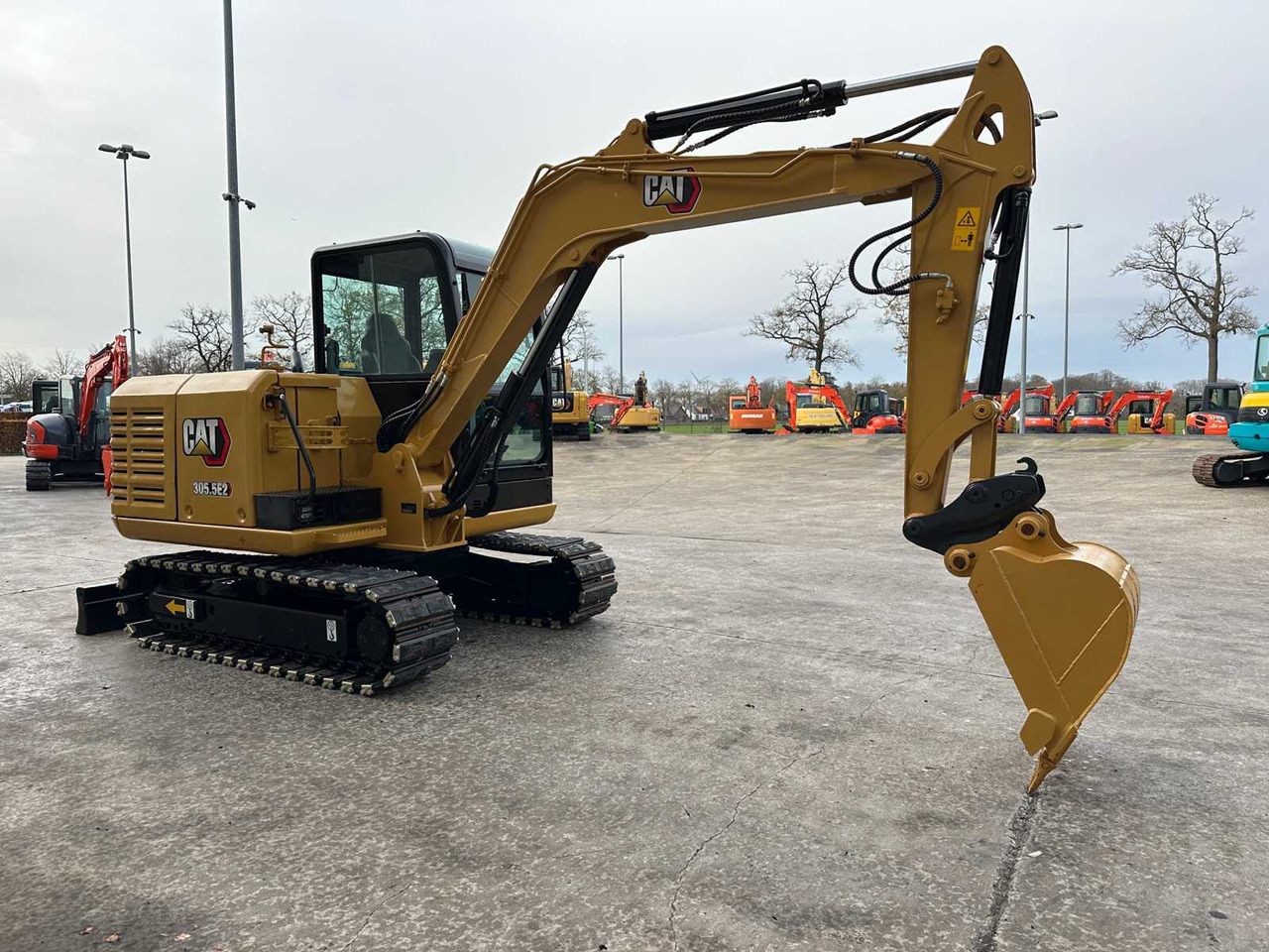 CATERPILLAR - 2017 - 305.5E2 - MIDI EXCAVATOR - حفّار: صورة 3 CATERPILLAR - 2017 - 305.5E2 - MIDI EXCAVATOR - حفّار: صورة 3